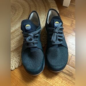 Men's Lems Navy Sneakers - Like New! Size 11